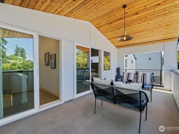 12046 5th Avenue NE, Seattle WA 98125