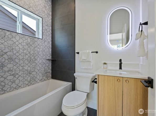 12046 5th Avenue NE, Seattle WA 98125