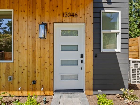 12046 5th Avenue NE, Seattle WA 98125