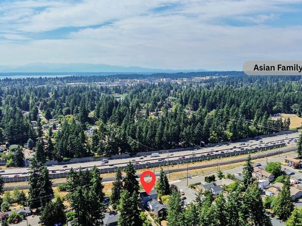 12046 5th Avenue NE, Seattle WA 98125