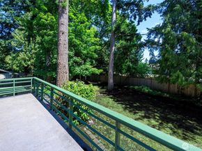 12822 NE 68th Street, Kirkland WA 98033