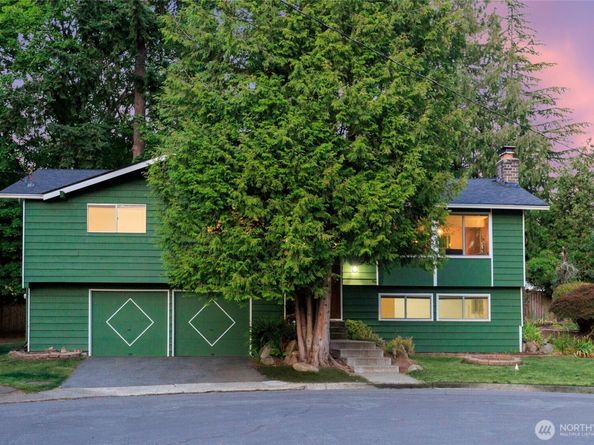12822 NE 68th Street, Kirkland WA 98033