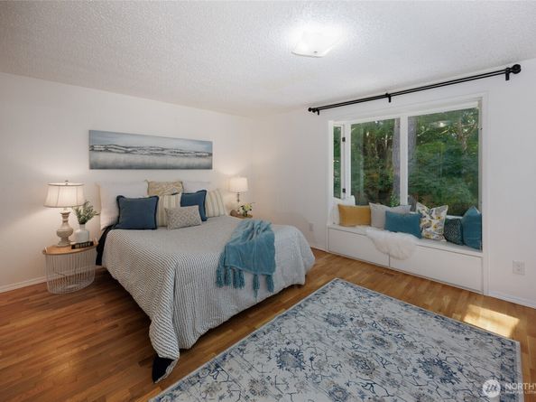 12822 NE 68th Street, Kirkland WA 98033