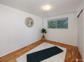 12822 NE 68th Street, Kirkland WA 98033