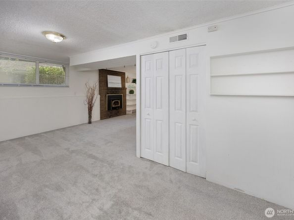 12822 NE 68th Street, Kirkland WA 98033