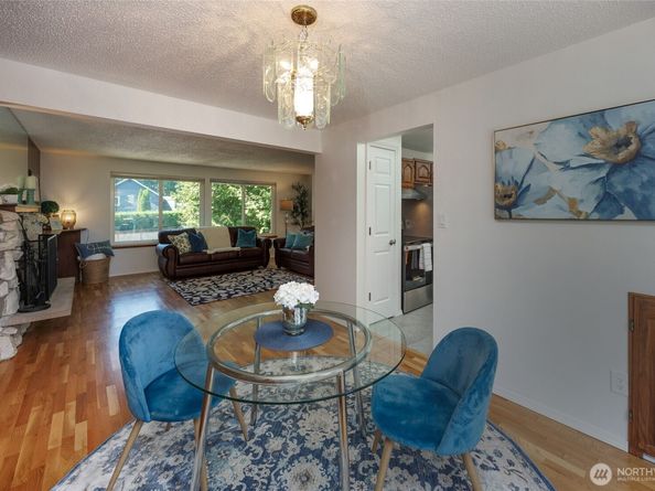 12822 NE 68th Street, Kirkland WA 98033