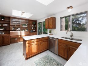 12822 NE 68th Street, Kirkland WA 98033