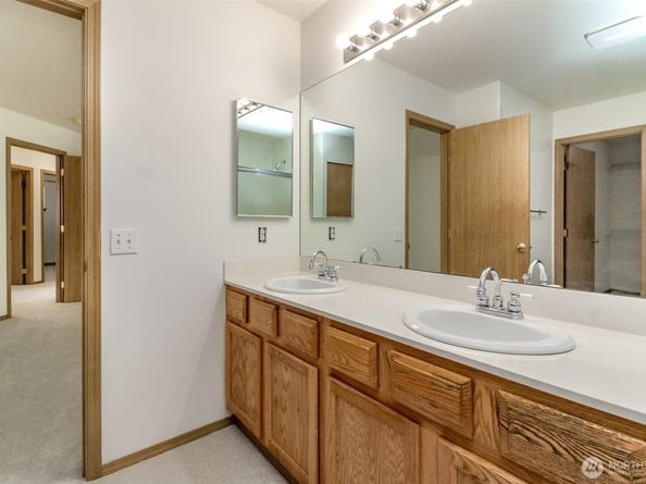 34524 SE Linden Loop, Snoqualmie WA 98065