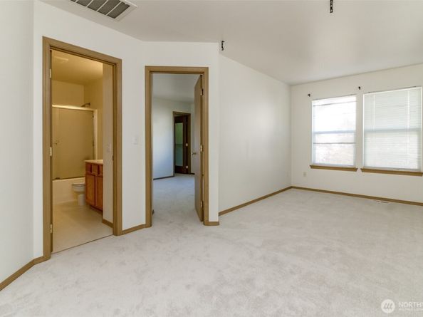 34524 SE Linden Loop, Snoqualmie WA 98065