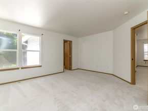 34524 SE Linden Loop, Snoqualmie WA 98065
