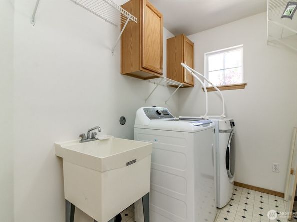 34524 SE Linden Loop, Snoqualmie WA 98065
