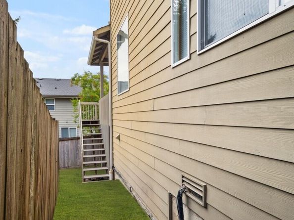 8233 NE 163rd Place, Kenmore WA 98028