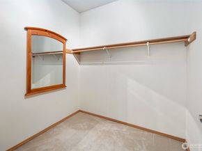 8233 NE 163rd Place, Kenmore WA 98028