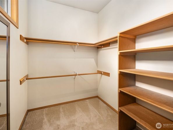 8233 NE 163rd Place, Kenmore WA 98028