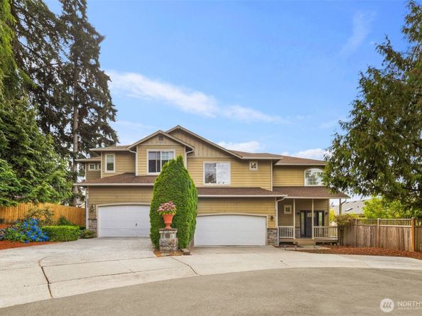 8233 NE 163rd Place, Kenmore WA 98028