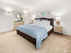 8233 NE 163rd Place, Kenmore WA 98028