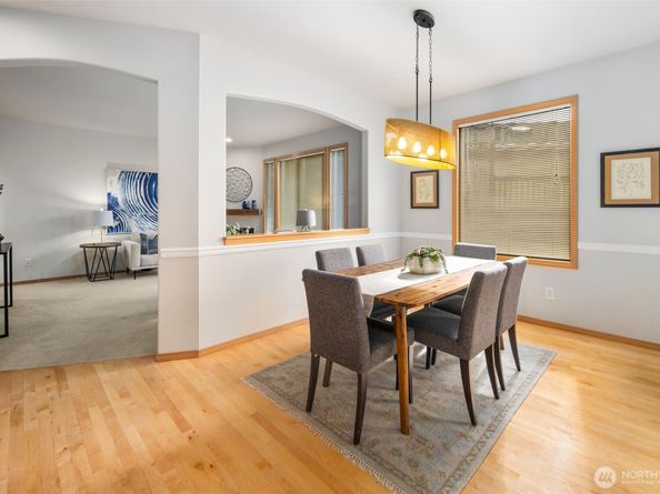 8233 NE 163rd Place, Kenmore WA 98028