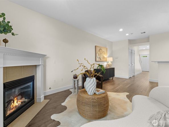 5541 Lakemont Boulevard SE 805, Bellevue WA 98006