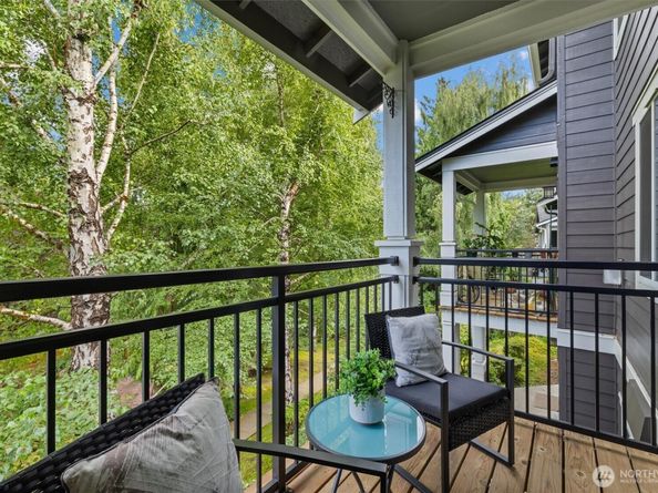 5541 Lakemont Boulevard SE 805, Bellevue WA 98006