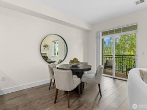 5541 Lakemont Boulevard SE 805, Bellevue WA 98006