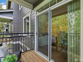 5541 Lakemont Boulevard SE 805, Bellevue WA 98006