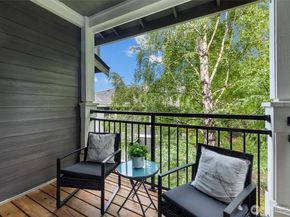 5541 Lakemont Boulevard SE 805, Bellevue WA 98006