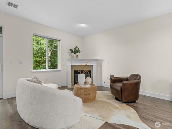 5541 Lakemont Boulevard SE 805, Bellevue WA 98006