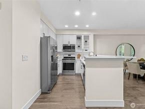 5541 Lakemont Boulevard SE 805, Bellevue WA 98006