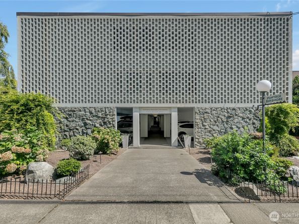 2524 Boyer Avenue E 322, Seattle WA 98102
