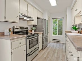 5630 200th Street SW B119, Lynnwood WA 98036