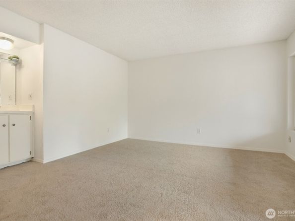5630 200th Street SW B119, Lynnwood WA 98036