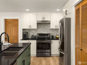 25610 SE 41st Street, Sammamish WA 98029