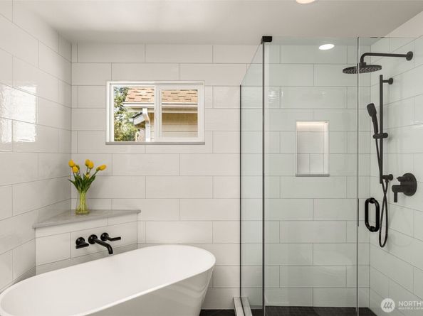 25610 SE 41st Street, Sammamish WA 98029