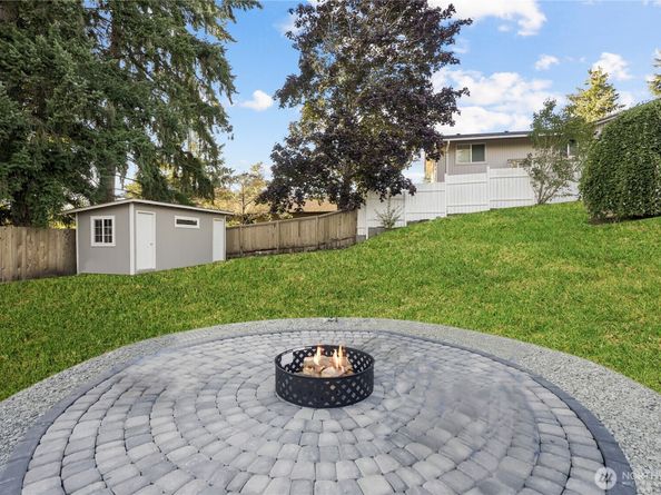 4515 181st Place SW, Lynnwood WA 98037