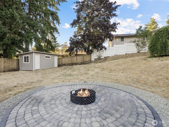 4515 181st Place SW, Lynnwood WA 98037