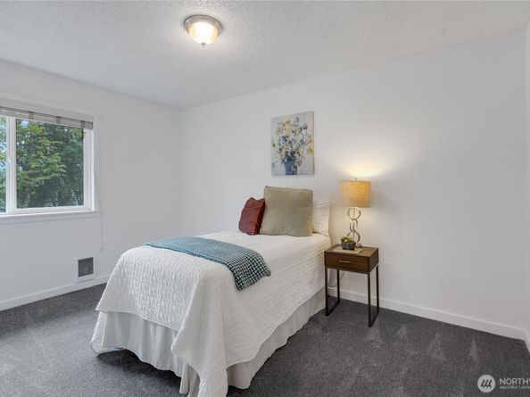 23605 112th Avenue SE B204, Kent WA 98031