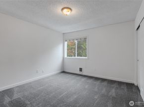 23605 112th Avenue SE B204, Kent WA 98031