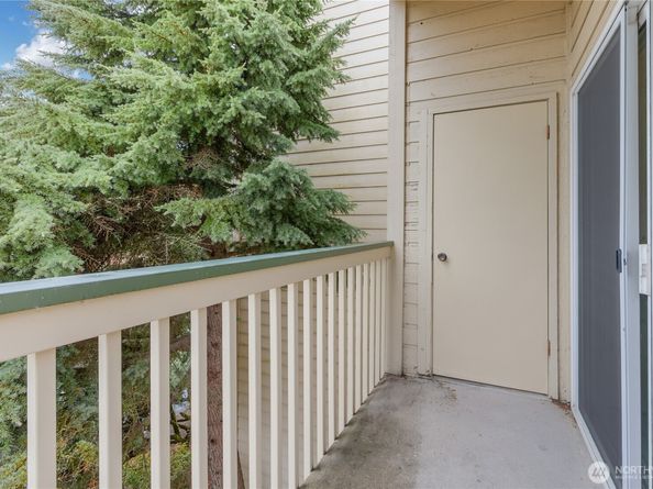 23605 112th Avenue SE B204, Kent WA 98031