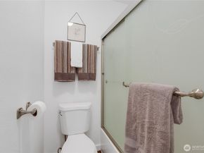 23605 112th Avenue SE B204, Kent WA 98031