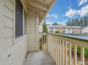 23605 112th Avenue SE B204, Kent WA 98031