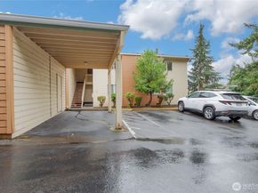 23605 112th Avenue SE B204, Kent WA 98031