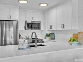 3401 Wallingford Avenue N 405, Seattle WA 98103