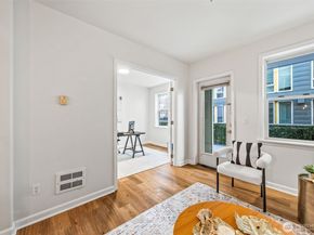 4722 12th Avenue NE 203, Seattle WA 98105