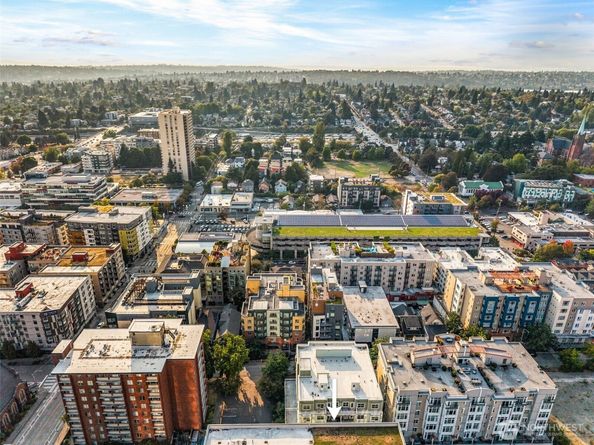 4722 12th Avenue NE 203, Seattle WA 98105