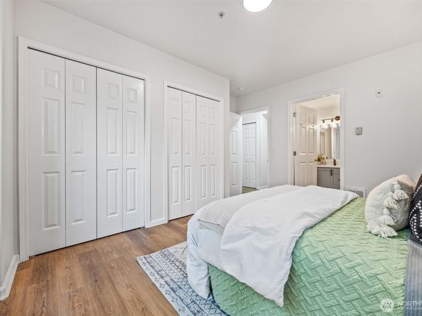 4722 12th Avenue NE 203, Seattle WA 98105