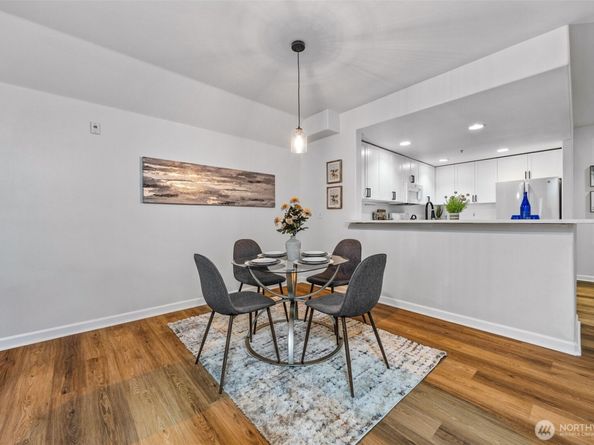 4722 12th Avenue NE 203, Seattle WA 98105