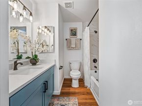 4722 12th Avenue NE 203, Seattle WA 98105