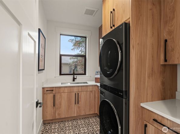 8013 131st Place NE, Kirkland WA 98033