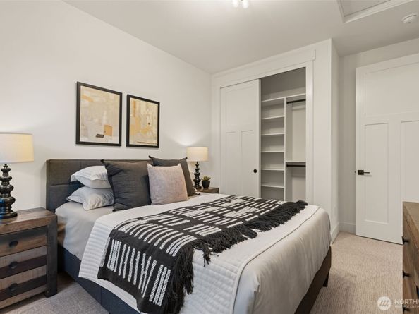 8013 131st Place NE, Kirkland WA 98033