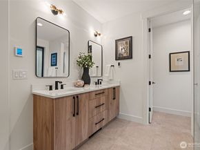 8013 131st Place NE, Kirkland WA 98033